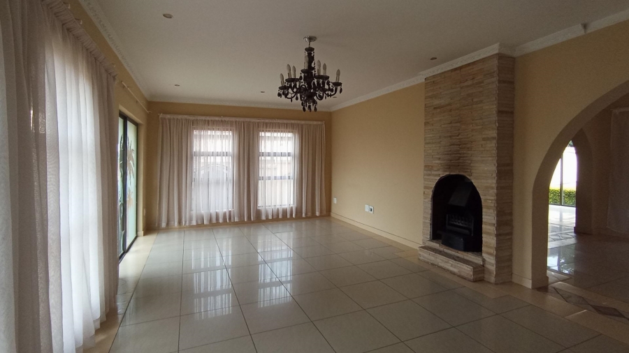 5 Bedroom Property for Sale in Blue Valley Golf Estate Gauteng