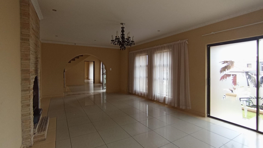 5 Bedroom Property for Sale in Blue Valley Golf Estate Gauteng