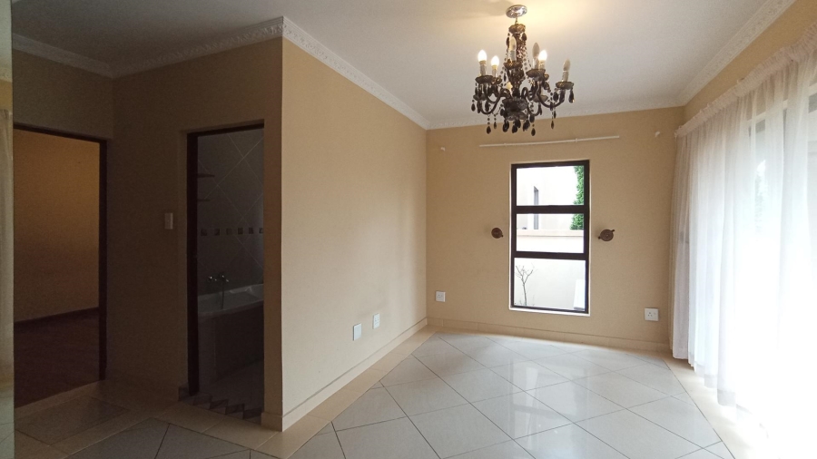5 Bedroom Property for Sale in Blue Valley Golf Estate Gauteng