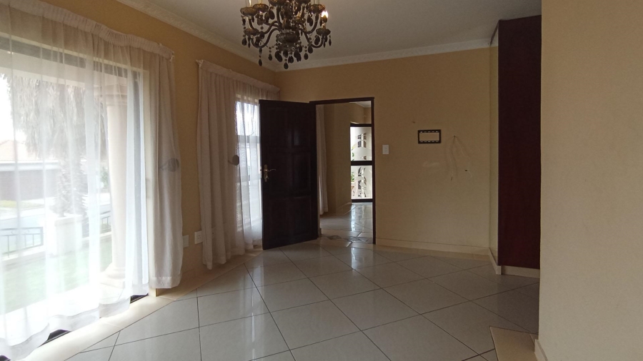5 Bedroom Property for Sale in Blue Valley Golf Estate Gauteng