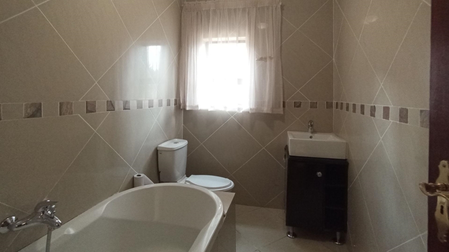 5 Bedroom Property for Sale in Blue Valley Golf Estate Gauteng