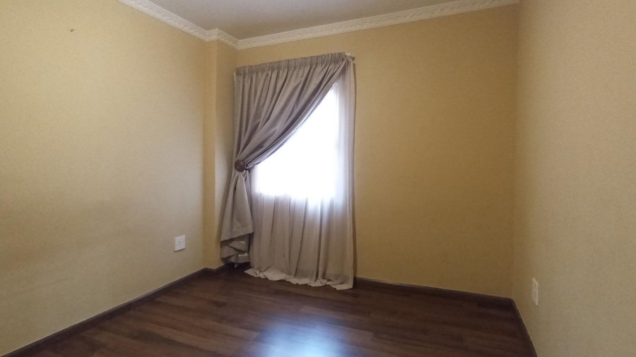 5 Bedroom Property for Sale in Blue Valley Golf Estate Gauteng