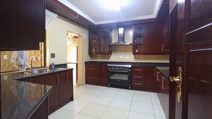 5 Bedroom Property for Sale in Blue Valley Golf Estate Gauteng