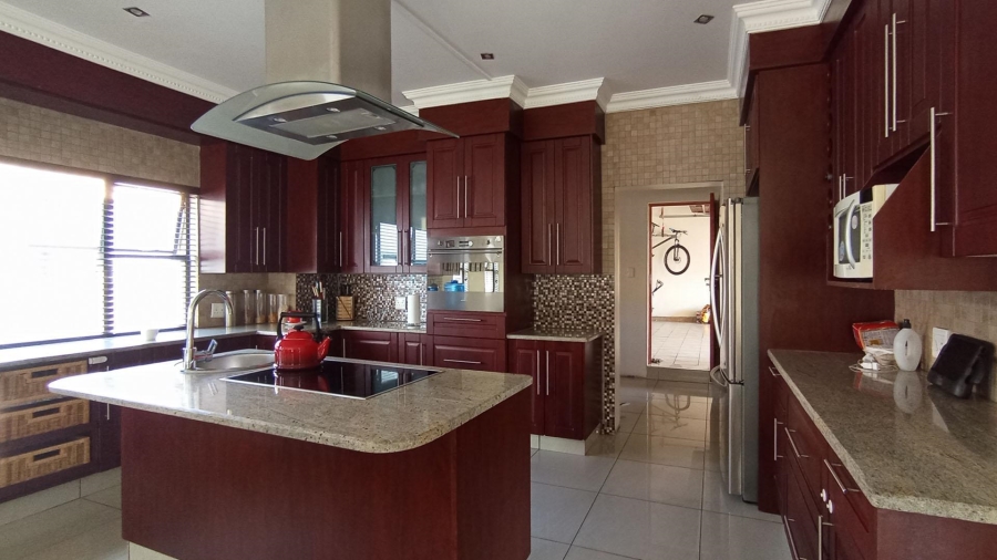 5 Bedroom Property for Sale in Blue Valley Golf Estate Gauteng