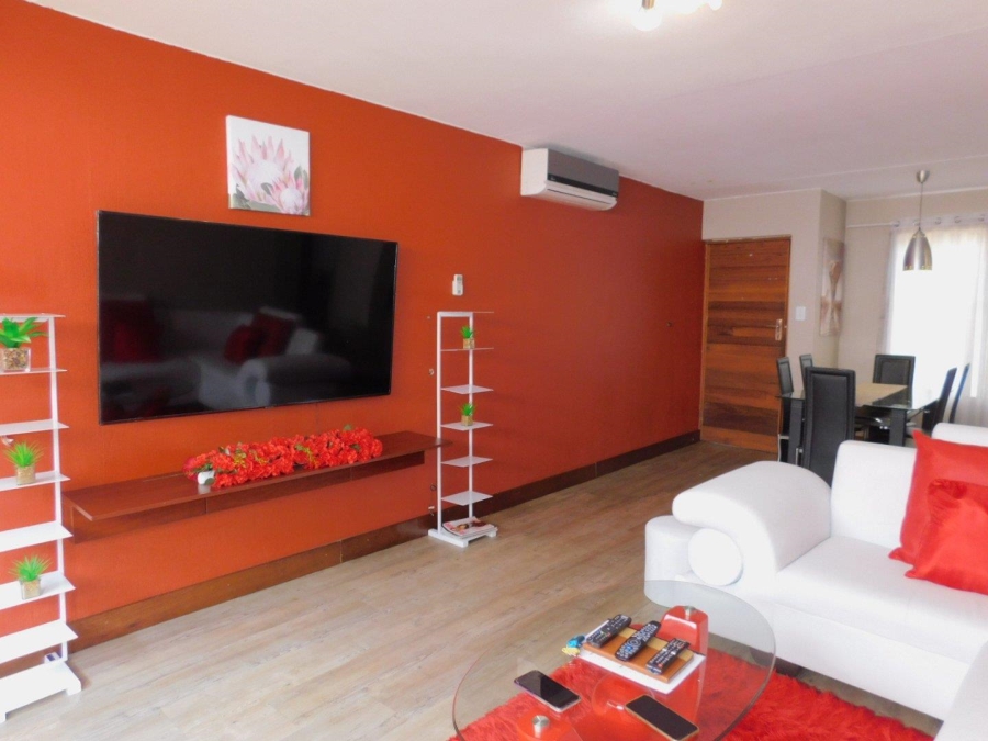To Let 2 Bedroom Property for Rent in Sandown Gauteng