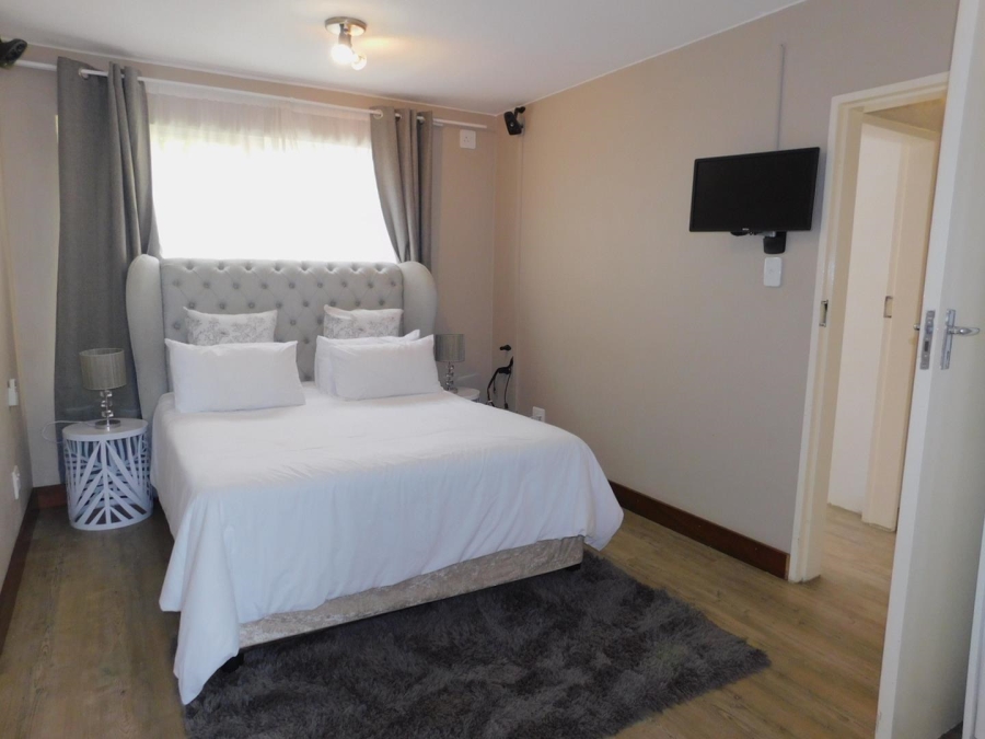 To Let 2 Bedroom Property for Rent in Sandown Gauteng