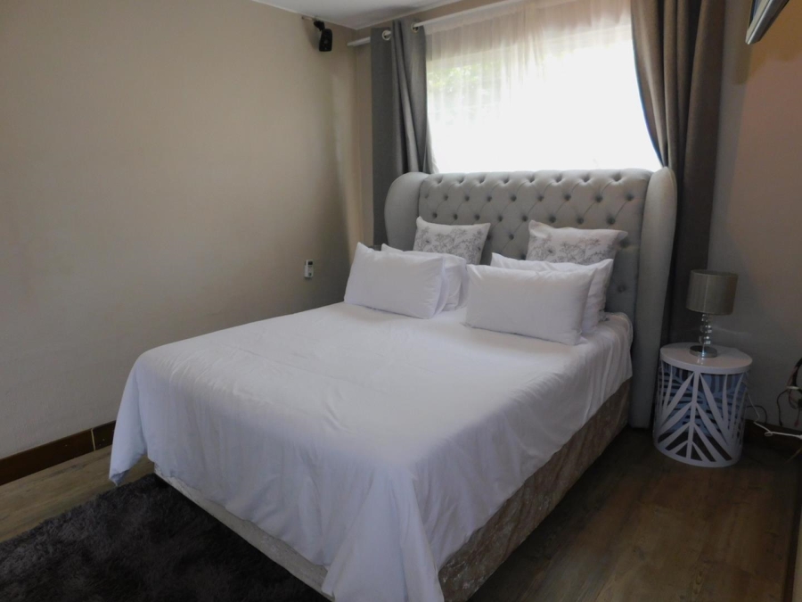 To Let 2 Bedroom Property for Rent in Sandown Gauteng