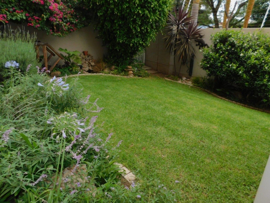 To Let 2 Bedroom Property for Rent in Sandown Gauteng