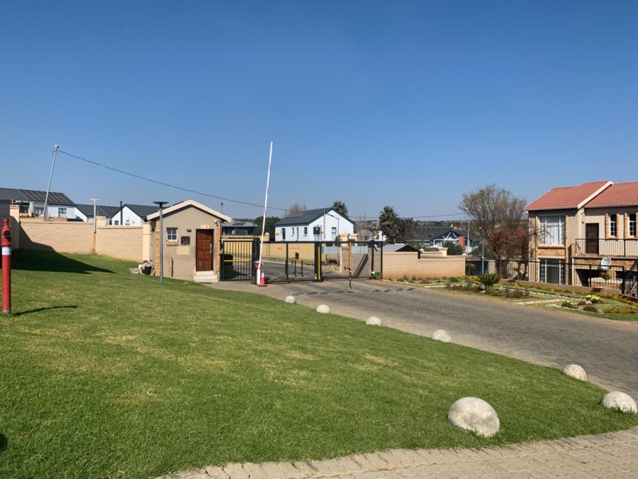 To Let 2 Bedroom Property for Rent in Honeydew Gauteng