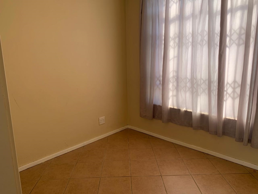 To Let 2 Bedroom Property for Rent in Honeydew Gauteng