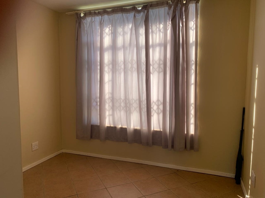 To Let 2 Bedroom Property for Rent in Honeydew Gauteng