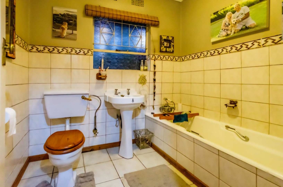 3 Bedroom Property for Sale in Brackenhurst Gauteng