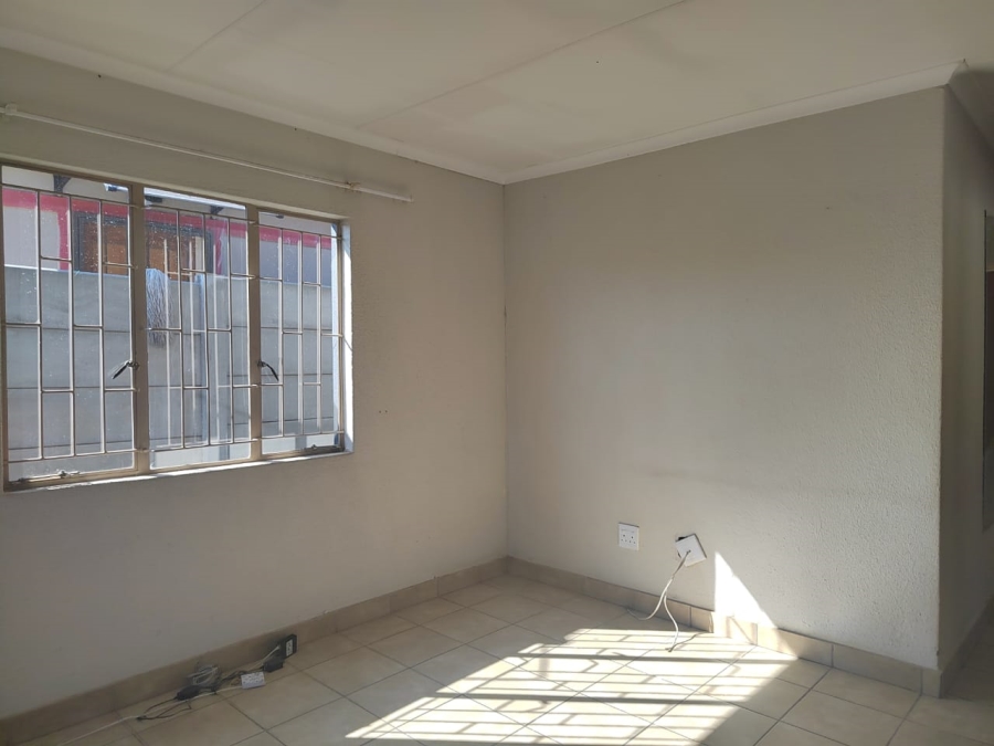 To Let 3 Bedroom Property for Rent in Alrode Gauteng