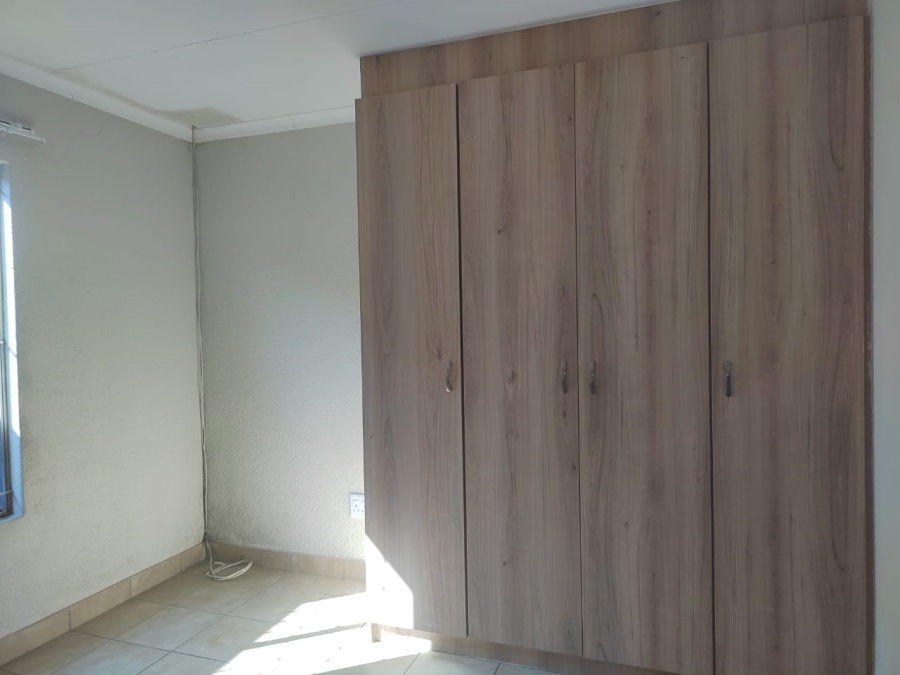 To Let 3 Bedroom Property for Rent in Alrode Gauteng