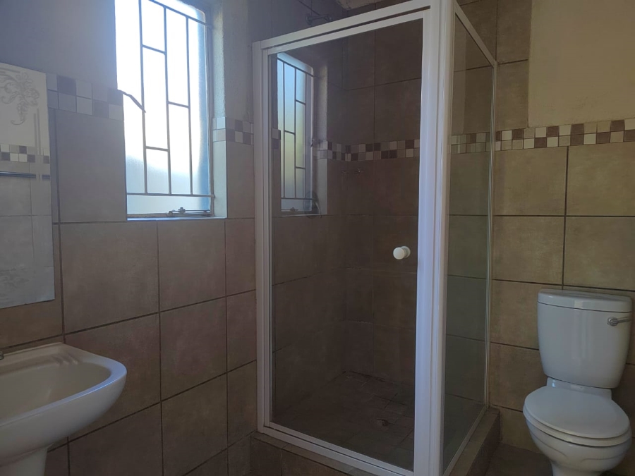 To Let 3 Bedroom Property for Rent in Alrode Gauteng