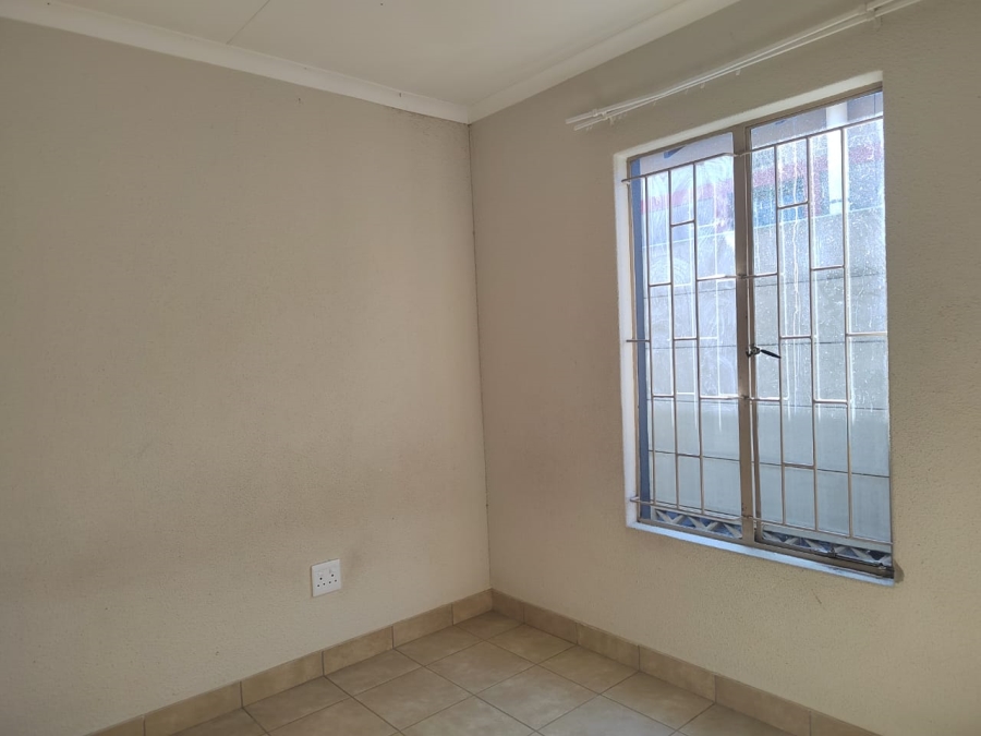 To Let 3 Bedroom Property for Rent in Alrode Gauteng
