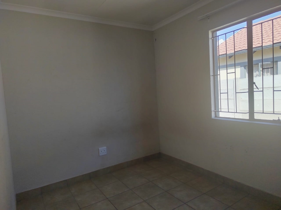 To Let 3 Bedroom Property for Rent in Alrode Gauteng
