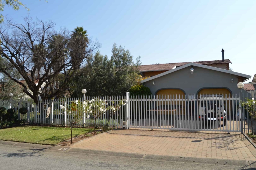 4 Bedroom Property for Sale in Brackendowns Gauteng