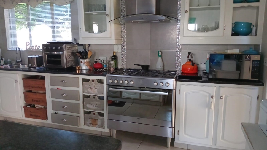 4 Bedroom Property for Sale in Brackendowns Gauteng