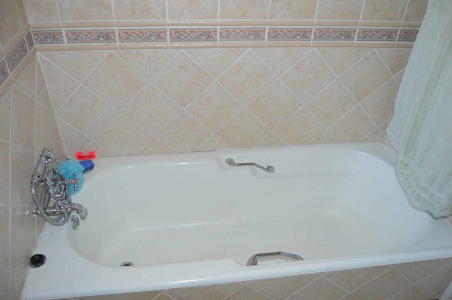 4 Bedroom Property for Sale in Brackendowns Gauteng