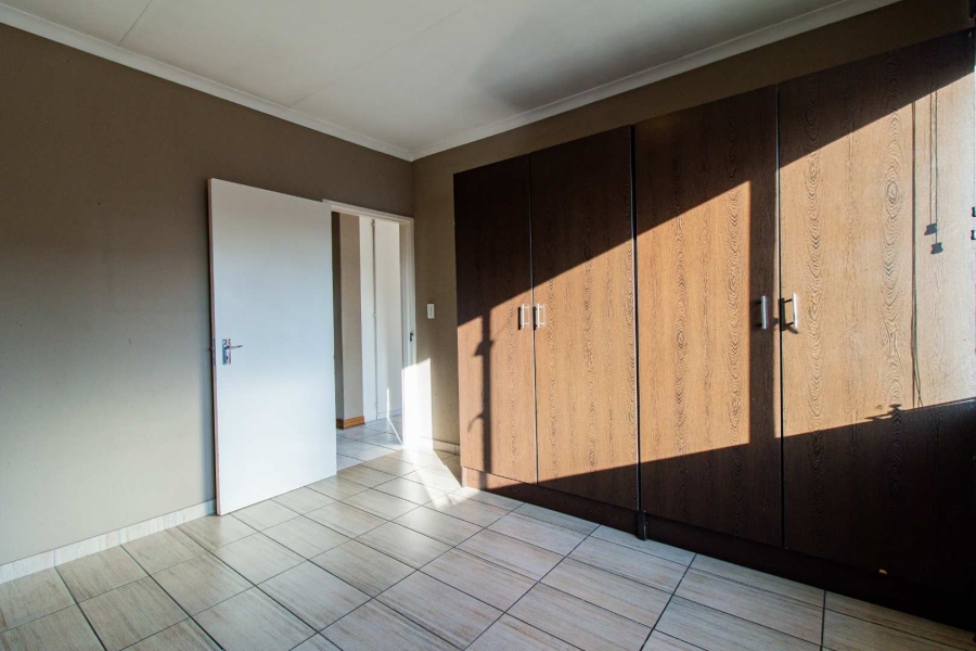 2 Bedroom Property for Sale in Brackendowns Gauteng