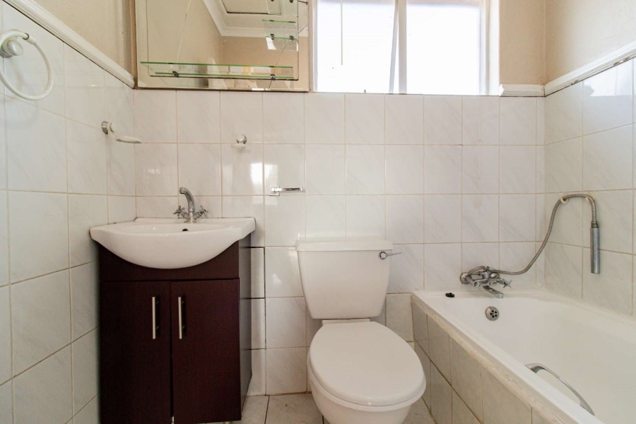 2 Bedroom Property for Sale in Brackendowns Gauteng