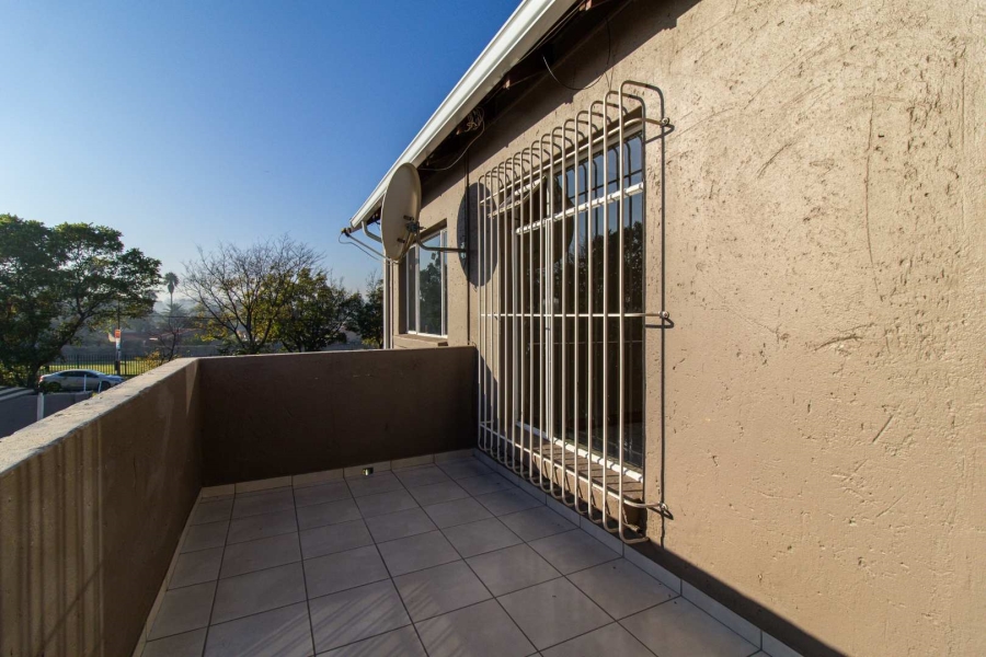 2 Bedroom Property for Sale in Brackendowns Gauteng