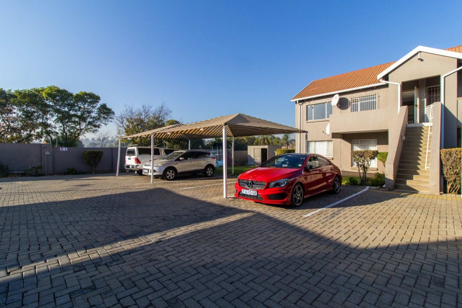 2 Bedroom Property for Sale in Brackendowns Gauteng