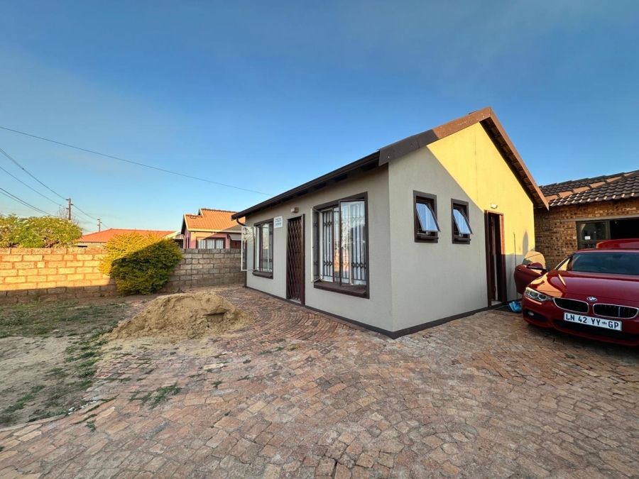 To Let 2 Bedroom Property for Rent in Protea Glen Gauteng