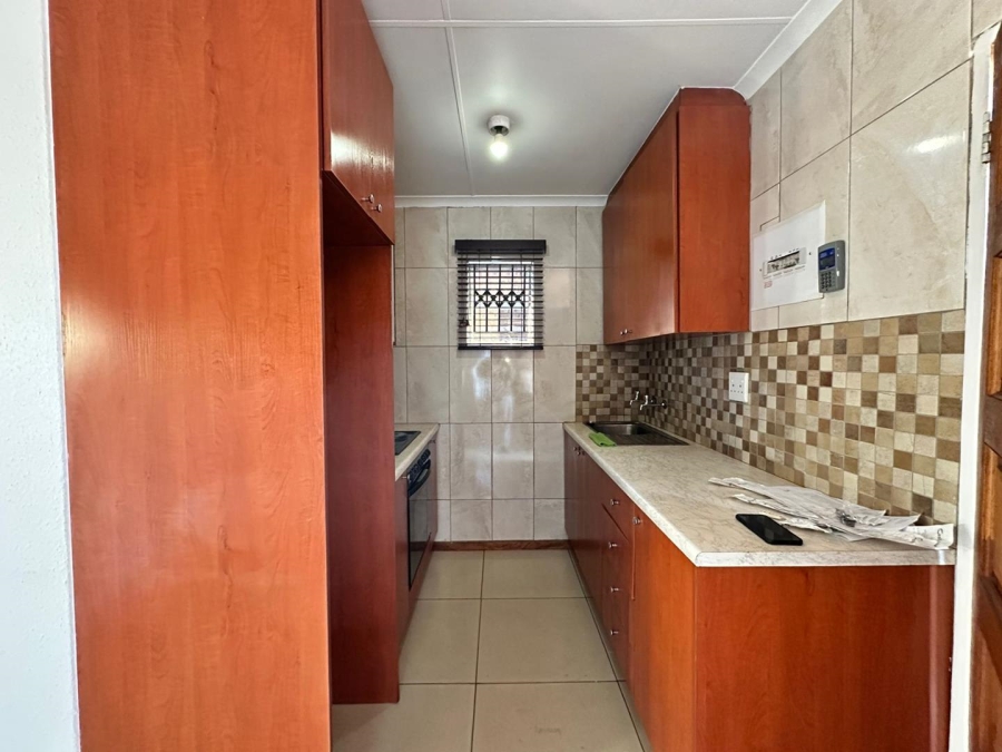 To Let 2 Bedroom Property for Rent in Protea Glen Gauteng