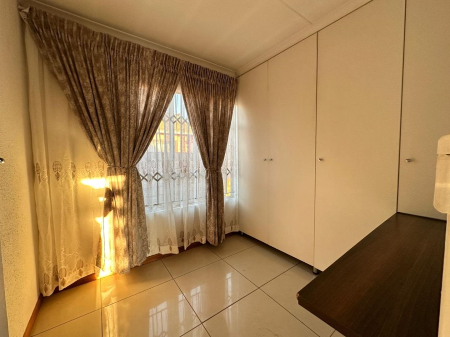 To Let 2 Bedroom Property for Rent in Protea Glen Gauteng