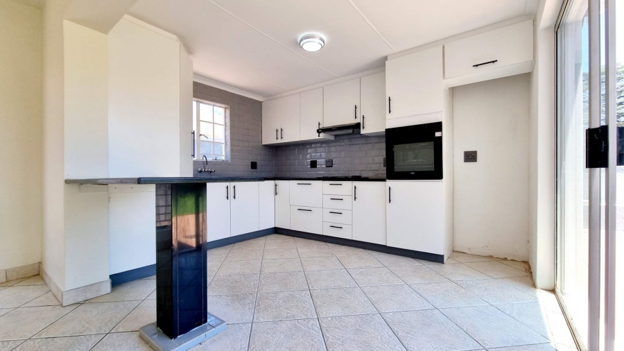 To Let 4 Bedroom Property for Rent in Equestria Gauteng
