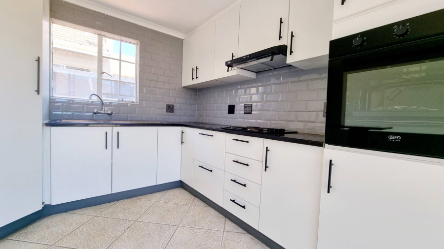 To Let 4 Bedroom Property for Rent in Equestria Gauteng