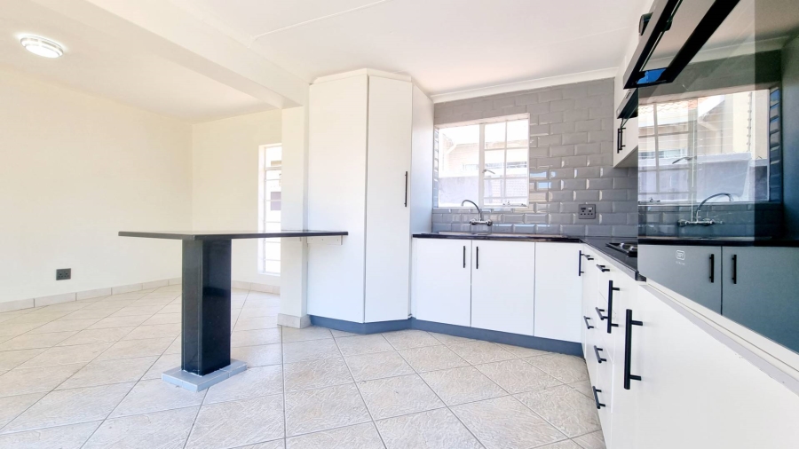 To Let 4 Bedroom Property for Rent in Equestria Gauteng