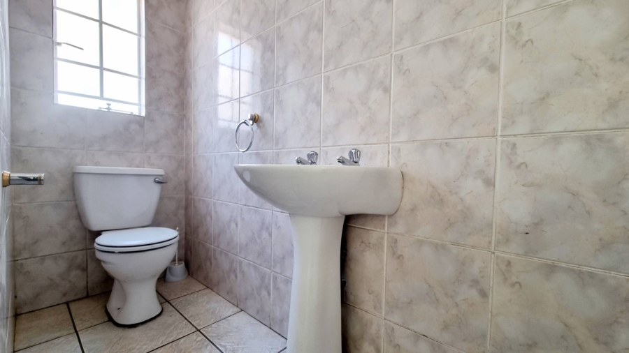 To Let 4 Bedroom Property for Rent in Equestria Gauteng