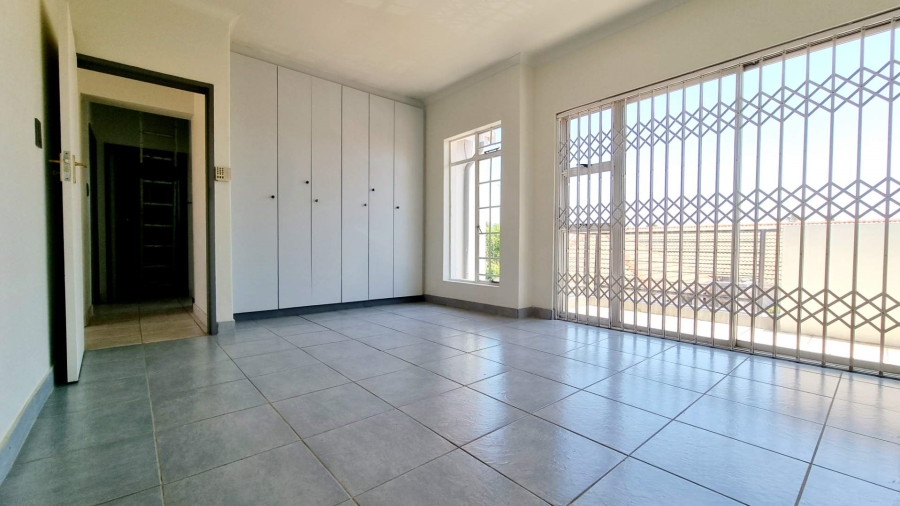 To Let 4 Bedroom Property for Rent in Equestria Gauteng