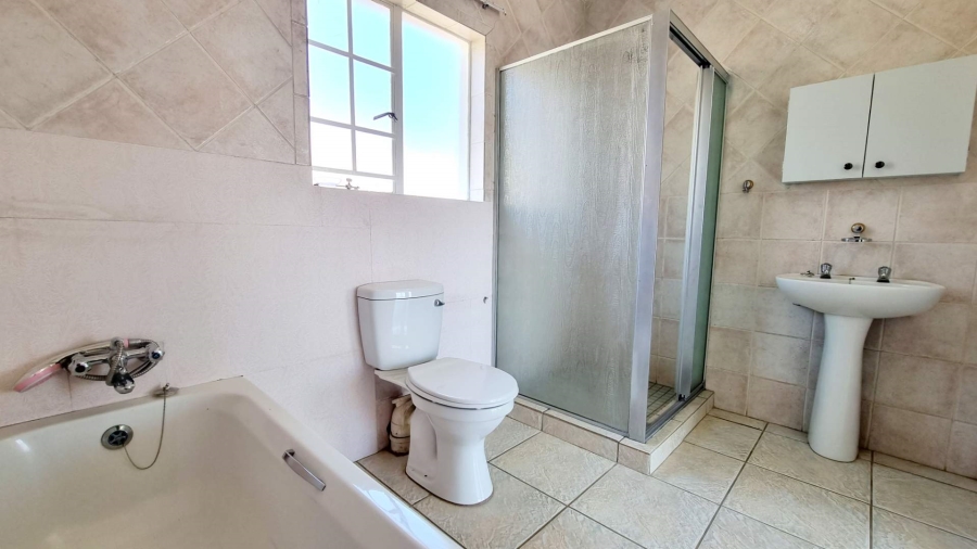 To Let 4 Bedroom Property for Rent in Equestria Gauteng