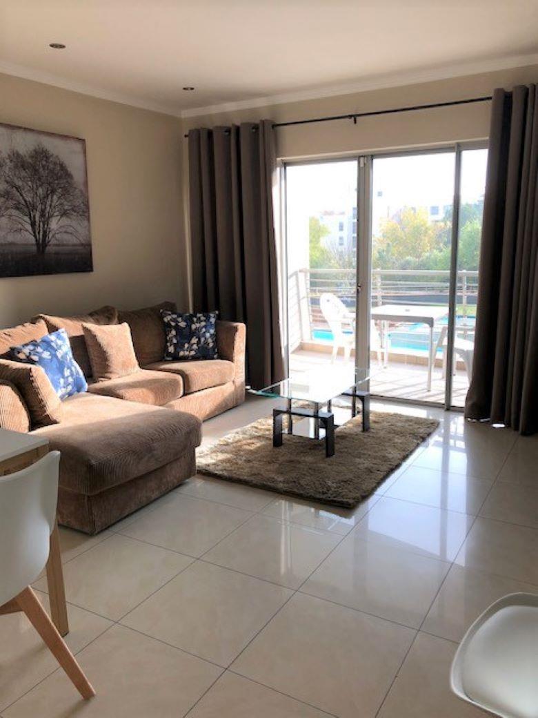 To Let 2 Bedroom Property for Rent in Sandhurst Gauteng