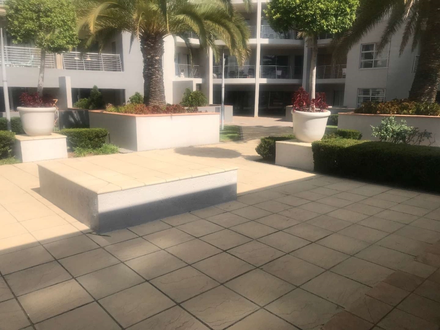 To Let 2 Bedroom Property for Rent in Sandhurst Gauteng