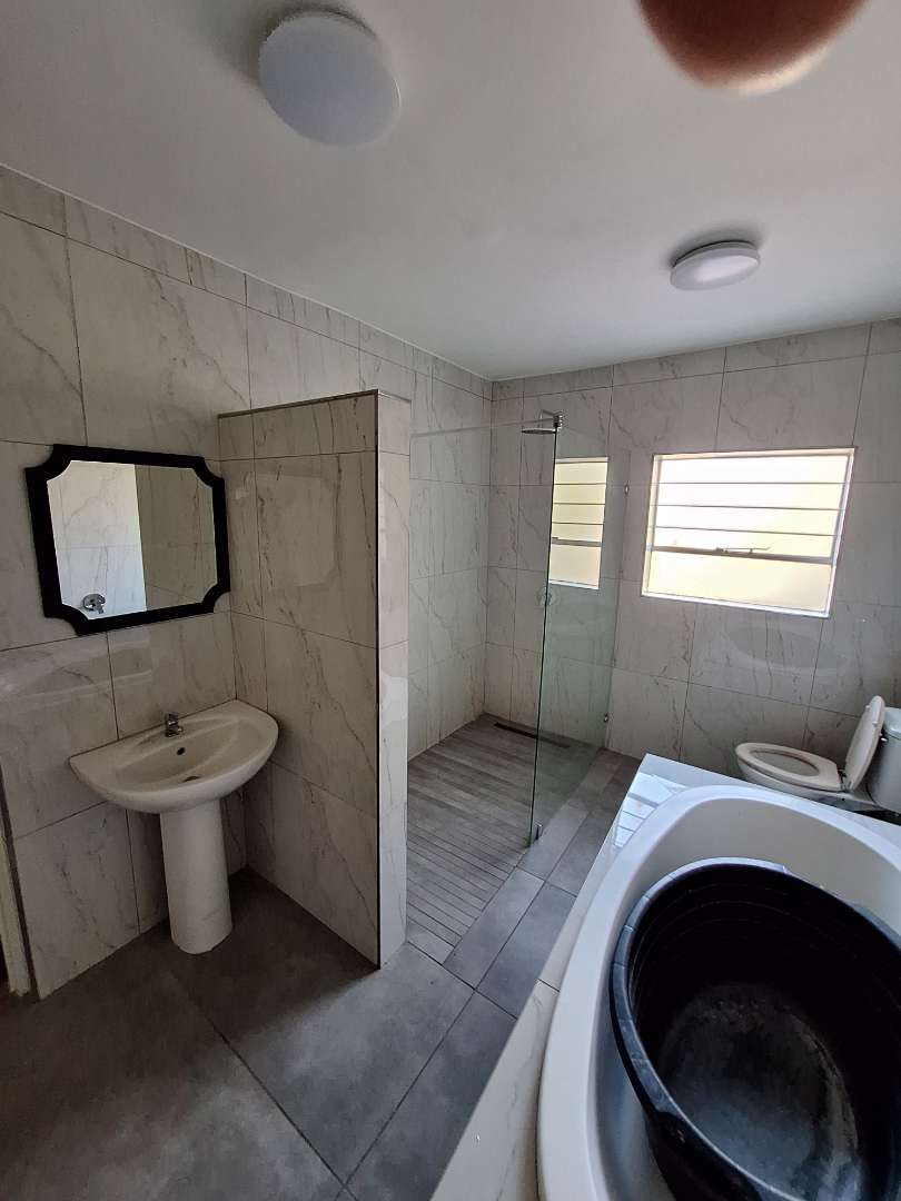 To Let 3 Bedroom Property for Rent in Ferndale Gauteng