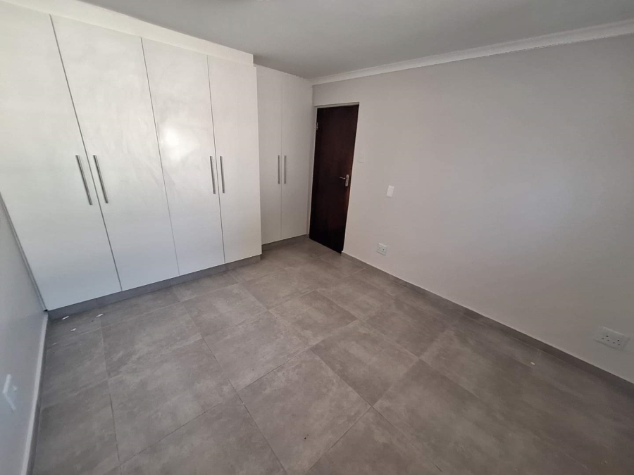 To Let 2 Bedroom Property for Rent in Fontainebleau Gauteng