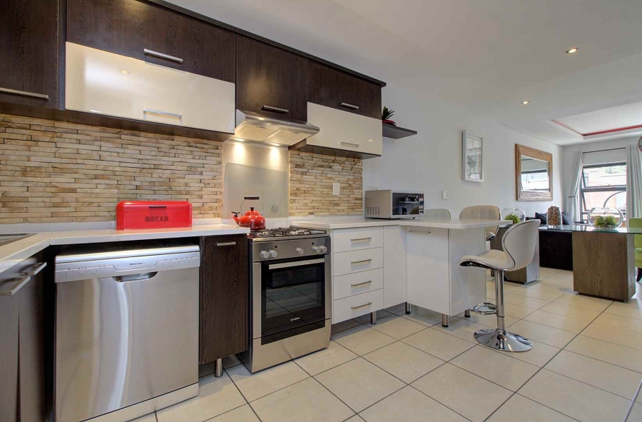 3 Bedroom Property for Sale in Sonneglans Gauteng