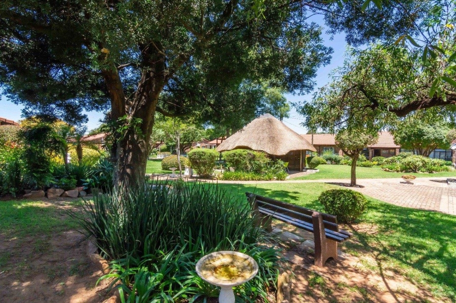 2 Bedroom Property for Sale in Ontdekkerspark Gauteng