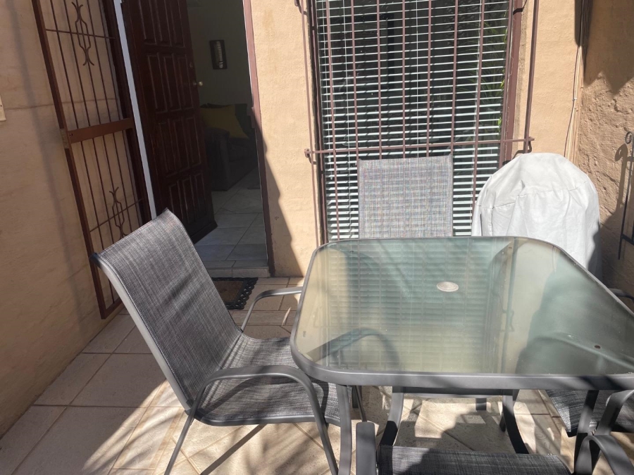 To Let 2 Bedroom Property for Rent in Sandown Gauteng
