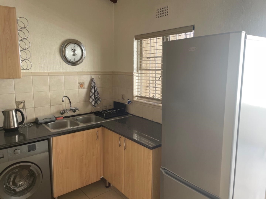 To Let 2 Bedroom Property for Rent in Sandown Gauteng