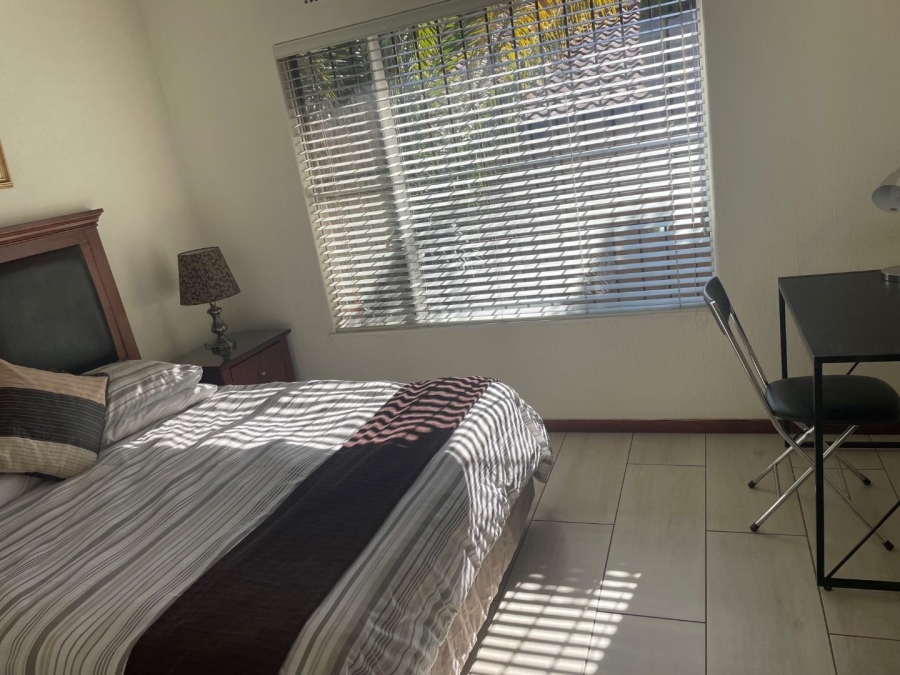 To Let 2 Bedroom Property for Rent in Sandown Gauteng