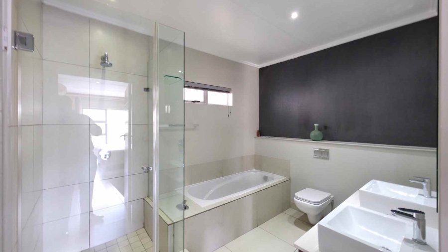 2 Bedroom Property for Sale in Sandown Gauteng