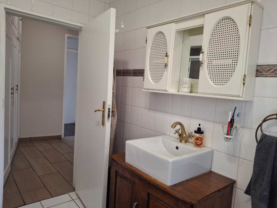 To Let 3 Bedroom Property for Rent in Illovo Gauteng