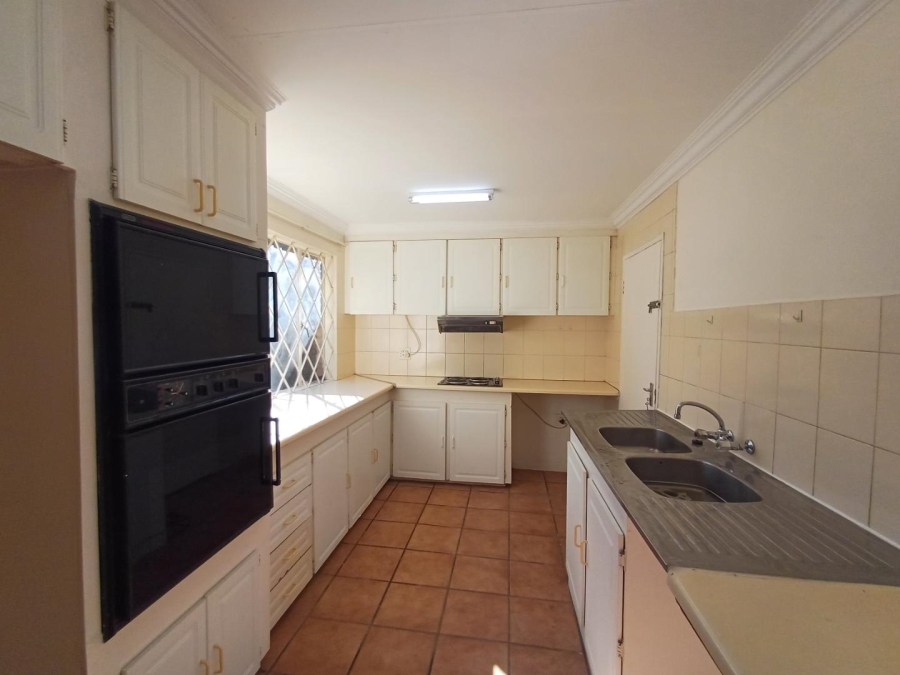 To Let 3 Bedroom Property for Rent in Melrose Gauteng