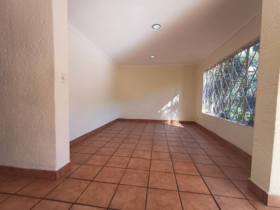 To Let 3 Bedroom Property for Rent in Melrose Gauteng